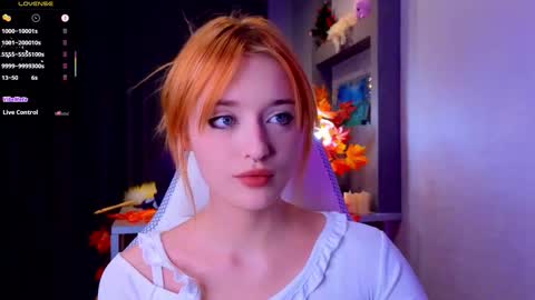 Ella online show from November 10, 7:02 pm