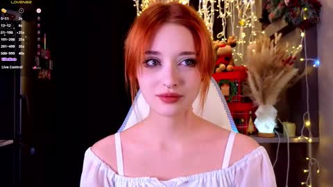 Ella online show from December 5, 7:54 pm