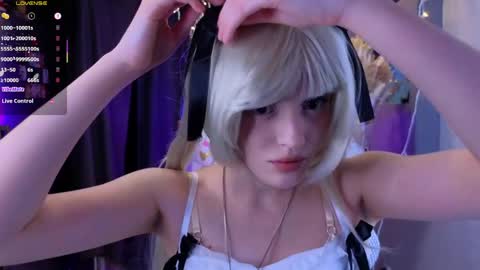 Ella online show from May 17, 7:54 pm