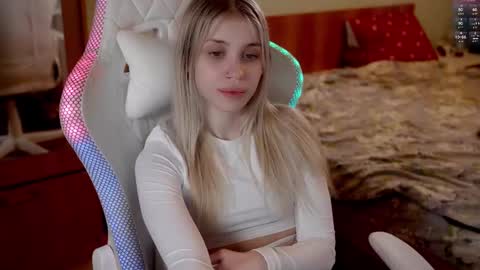 Holly online show from January 14, 7:08 pm