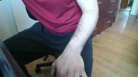 Snapshot of hockeyplayer206850 chatting on February 17, 4:26 pm Hockey Player online show from February 17, 4:26 pm