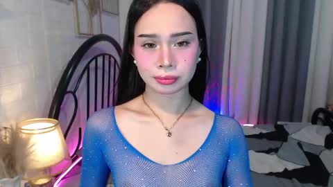 Snapshot of hoelymolly chatting on May 18, 5:19 pm hoelymolly online show from May 18, 5:19 pm