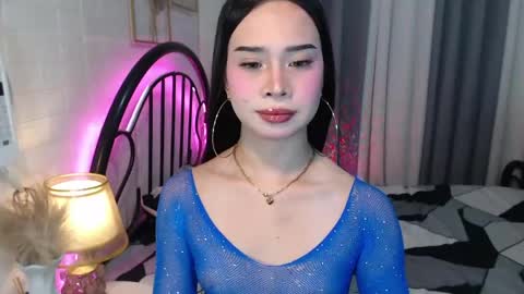 Snapshot of hoelymolly chatting on May 20, 6:36 pm hoelymolly online show from May 20, 6:36 pm