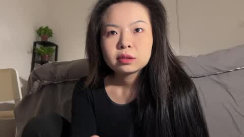 Snapshot of hola_sunflower chatting on December 17, 3:29 pm amy online show from December 17, 3:29 pm