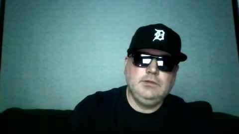 holden_minutz online show from June 17, 5:54 am