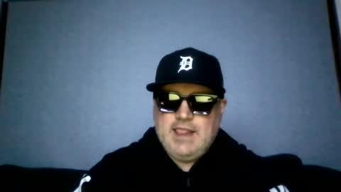 holden_minutz online show from July 2, 8:09 am