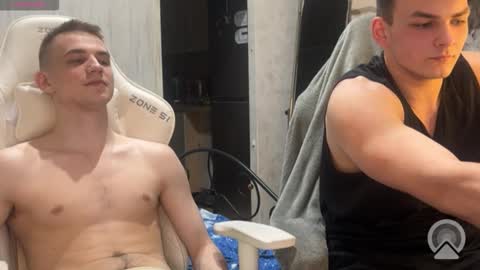 Snapshot of holiday_boys chatting on February 2, 6:06 pm Extaz Athrey Howard online show from February 2, 6:06 pm