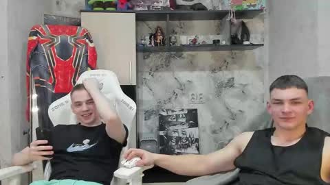 Snapshot of holiday_boys chatting on February 10, 6:23 pm Extaz Athrey Howard online show from February 10, 6:23 pm