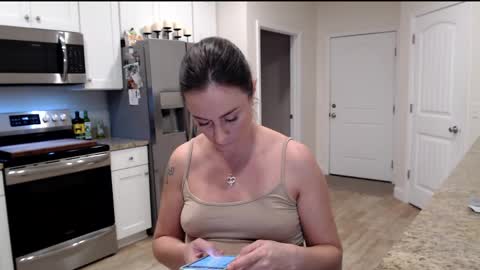 Holi Hurricane online show from April 3, 3:15 am