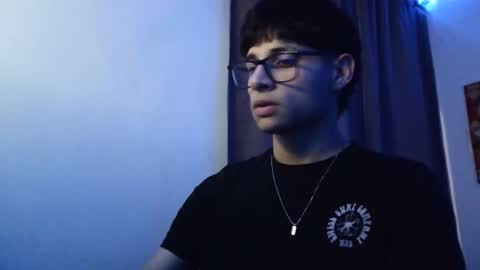 Snapshot of holis2127489 chatting on March 16, 1:33 am Mateeeo g online show from March 16, 1:33 am