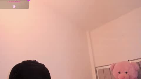 Snapshot of holly_16 chatting on February 20, 8:53 pm holly_16 online show from February 20, 8:53 pm