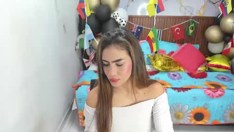 Snapshot of holly_22 chatting on July 15, 11:04 am Holly 22 online show from July 15, 11:04 am