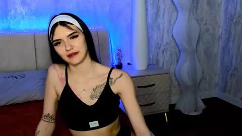 Holly online show from May 26, 12:34 pm