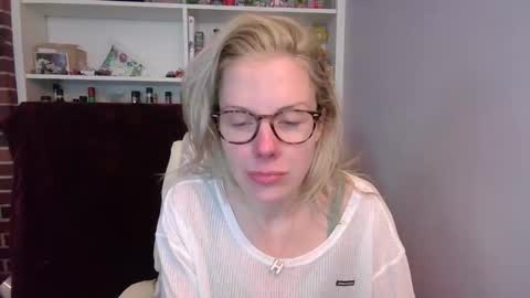 holly_bourbon online show from February 27, 7:47 pm