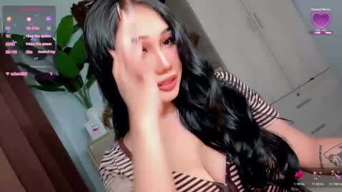 Snapshot of holly_preciousxx chatting on May 24, 9:20 pm Hi Im Precious online show from May 24, 9:20 pm