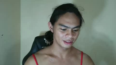 Snapshot of holly_sugar20 chatting on February 1, 2:32 am Mika Duhay Velat online show from February 1, 2:32 am