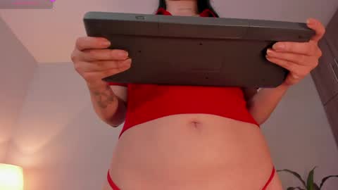 holly    online show from April 27, 8:51 pm