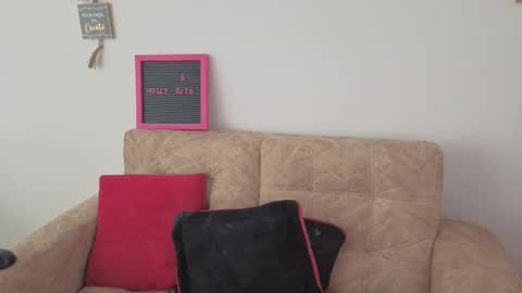 Holly online show from November 7, 5:46 pm