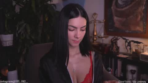 Holly Linder online show from February 21, 1:17 am