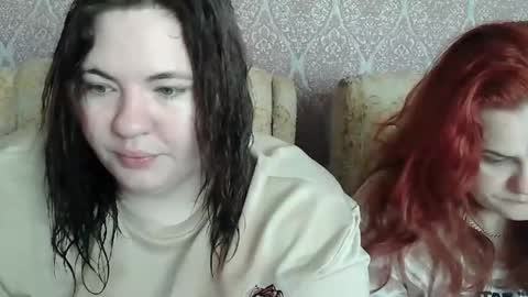 Snapshot of hollyxeva chatting on April 4, 6:44 am HollyXEva online show from April 4, 6:44 am