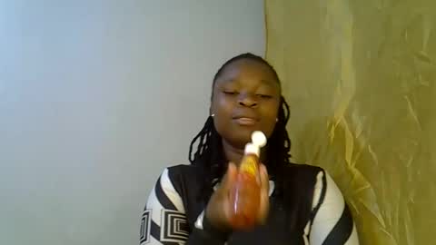 holy_ebony online show from May 29, 7:34 pm