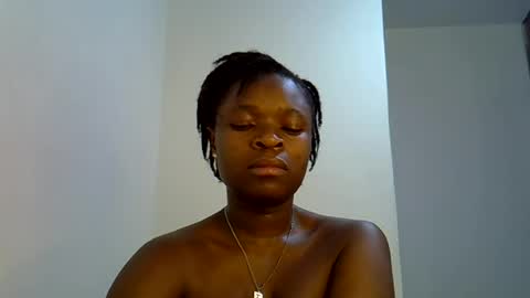 Snapshot of holy_ebony chatting on June 16, 4:48 am holy_ebony online show from June 16, 4:48 am