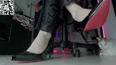 holy_mistresss online show from July 1, 7:43 am