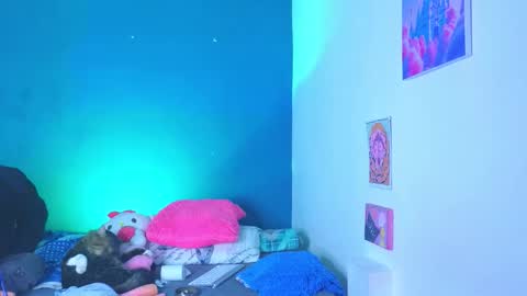      online show from October 1, 9:04 am