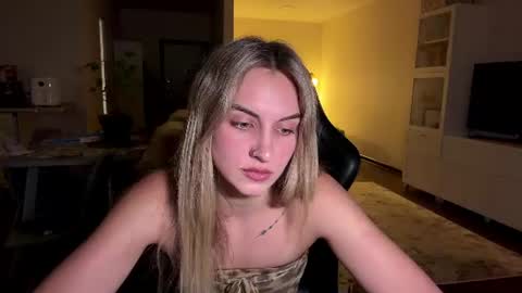 Amina online show from July 6, 7:27 pm
