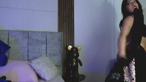 honey_bunny333 online show from May 22, 4:30 am