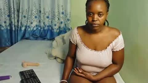 Snapshot of honey_caddy chatting on July 3, 4:02 pm honey_caddy online show from July 3, 4:02 pm