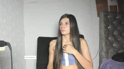 Snapshot of honey_darcy chatting on May 3, 3:56 am honey_darcy online show from May 3, 3:56 am