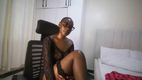 honey drop online show from April 14, 12:00 pm