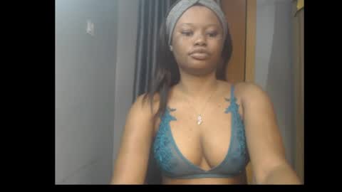 Snapshot of honey_juicydoll chatting on July 16, 7:25 am Sonia online show from July 16, 7:25 am