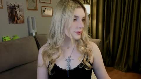 Snapshot of honey_kors chatting on July 5, 5:20 pm Lina online show from July 5, 5:20 pm