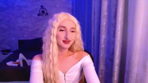 honey_sunset online show from October 4, 5:55 pm