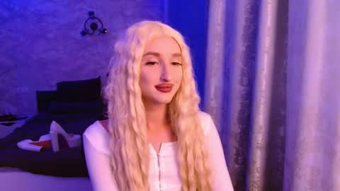 honey_sunset online show from October 5, 5:55 pm