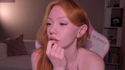 Snapshot of honeyautumn chatting on June 27, 6:13 pm honeyautumn online show from June 27, 6:13 pm