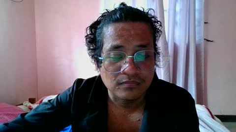 Honeybee online show from May 17, 11:23 pm