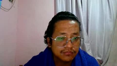 Honeybee online show from May 31, 2:24 pm
