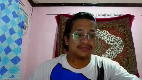 Honeybee online show from June 7, 3:27 pm