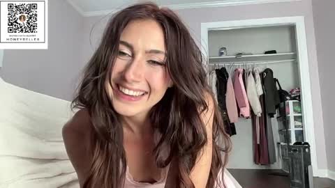 belle brunette online show from April 14, 7:42 pm