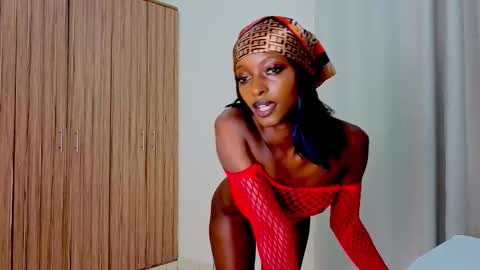 Snapshot of honeybloom_26 chatting on February 3, 6:40 am Keisha online show from February 3, 6:40 am