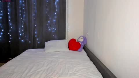 Snapshot of honeybunnyyy_ chatting on March 30, 7:15 pm HoneyBunny online show from March 30, 7:15 pm