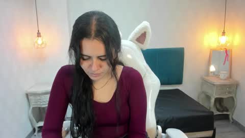Emily online show from June 10, 2:49 pm