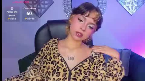 honeyy_taylor online show from July 14, 2:23 pm