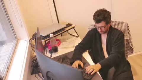 hopefulguy86 online show from June 12, 11:46 pm