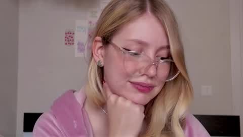 Audrey online show from October 28, 2:59 am