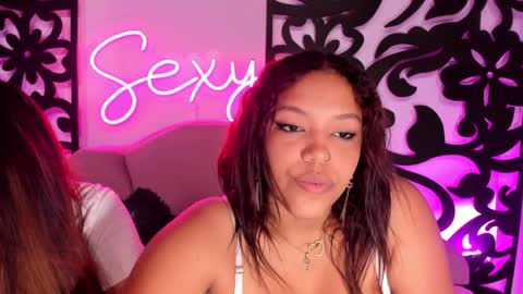 CATALINA Y LAURA  online show from January 16, 2:09 am