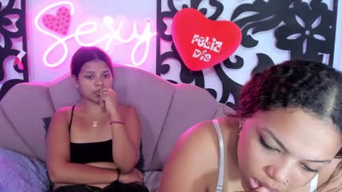 CATALINA Y LAURA  online show from February 18, 3:10 am